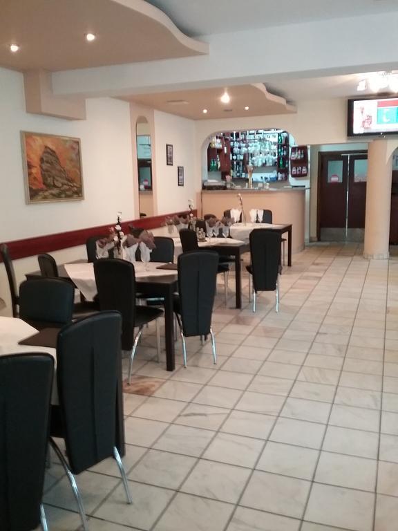 Pensiune Restaurant Sfinx Буштени Экстерьер фото